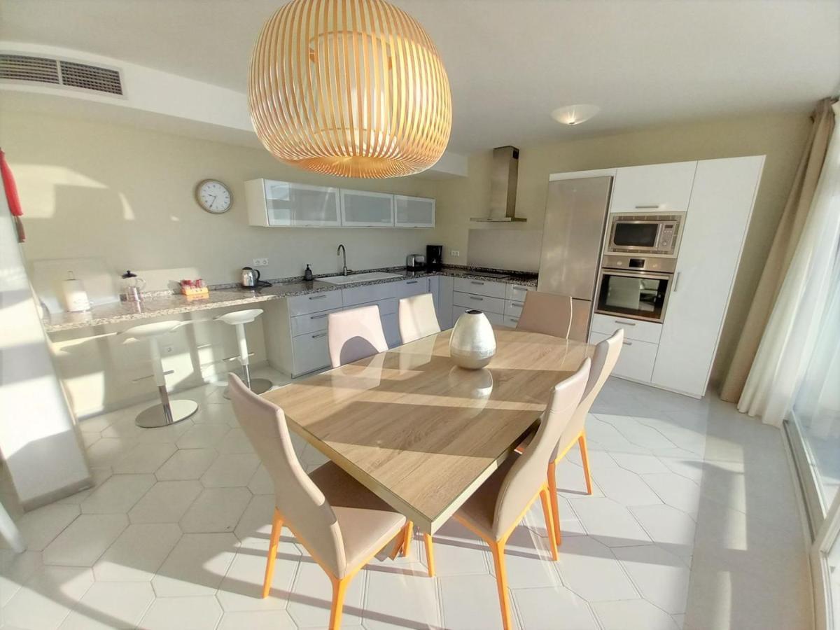 Miraflores Beachfront Penthouse Sitio de Calahonda Buitenkant foto