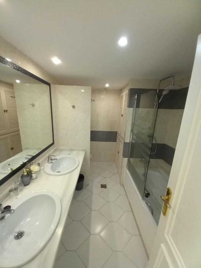Miraflores Beachfront Penthouse Sitio de Calahonda Buitenkant foto
