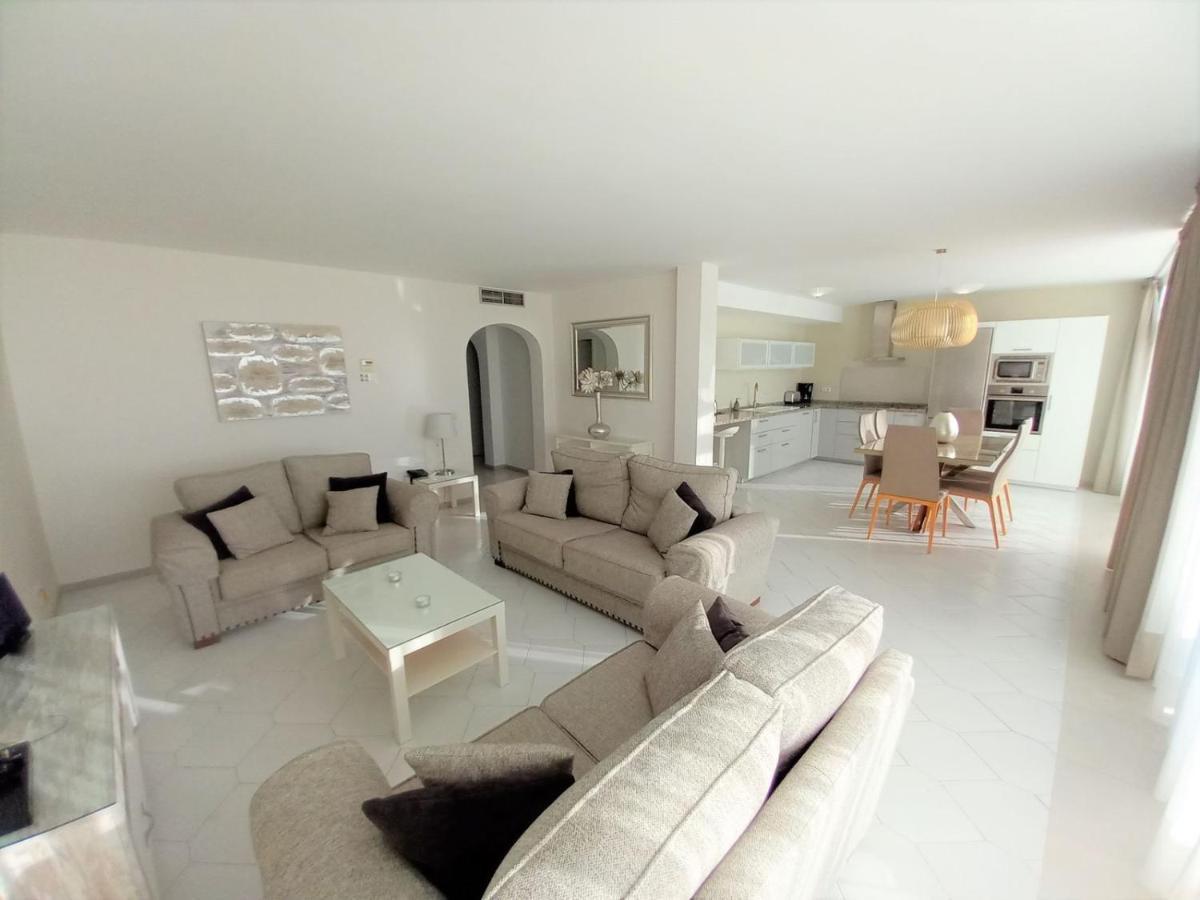 Miraflores Beachfront Penthouse Sitio de Calahonda Buitenkant foto